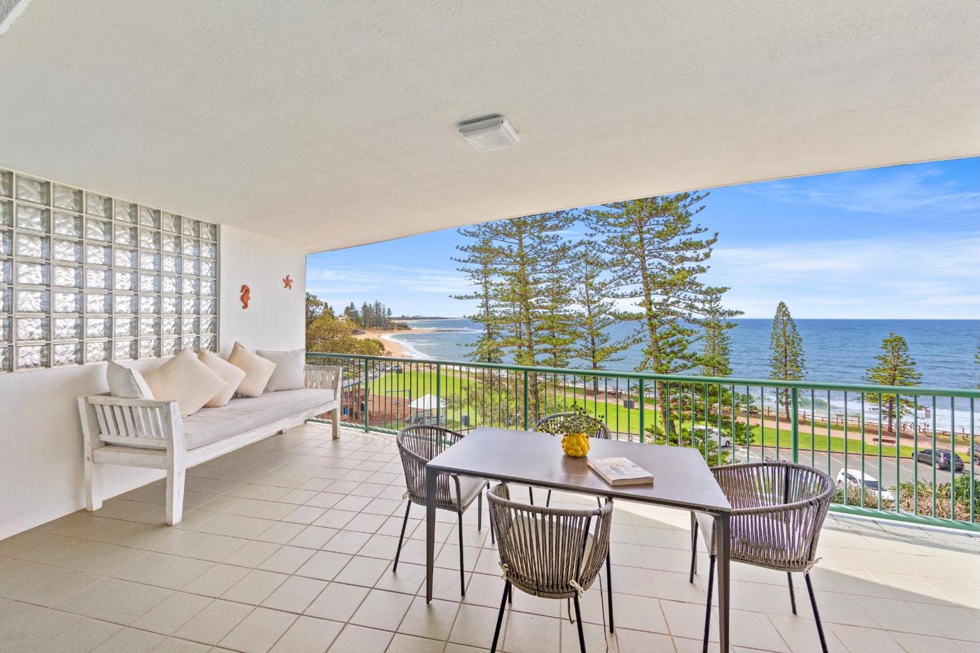 The Norfolks On Moffat Beach Caloundra Room photo